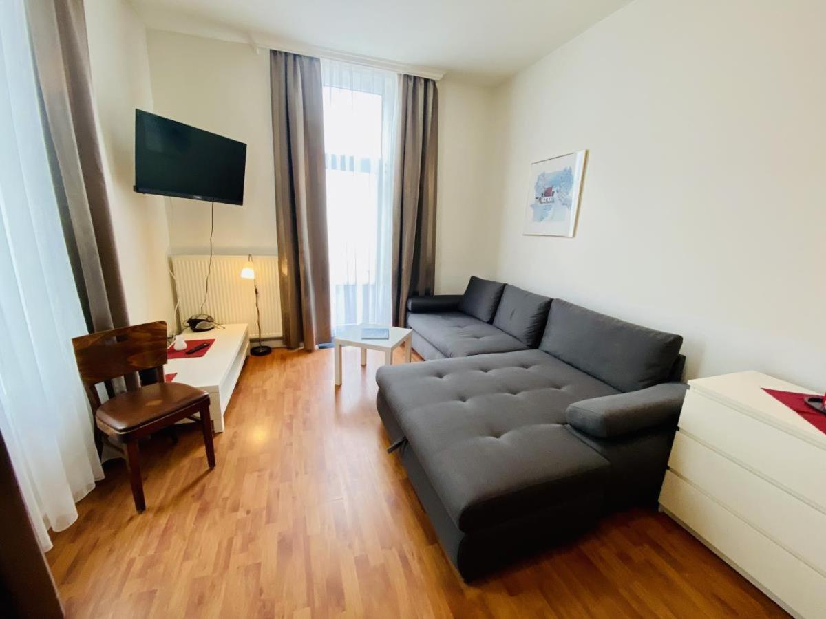 Doppelzimmer Cocktail, Direkt Am Alten Strom Rostock Exterior foto